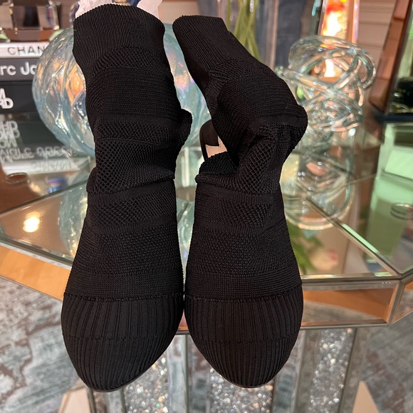 Christian Louboutin booties/heels size 35.5 - Picture 11 of 11